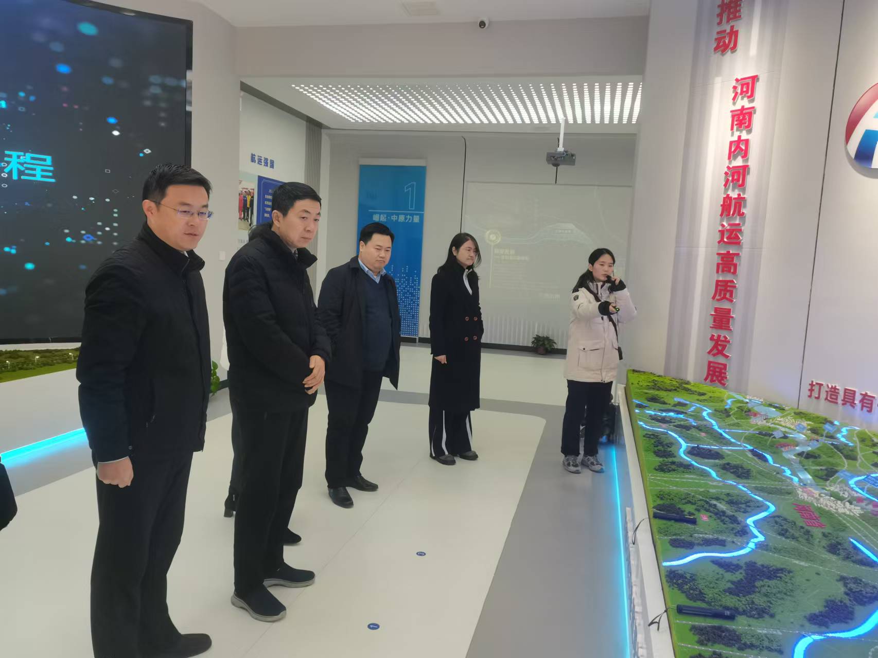 我校与省委党校经济管理教研部开展联合调研(图1)